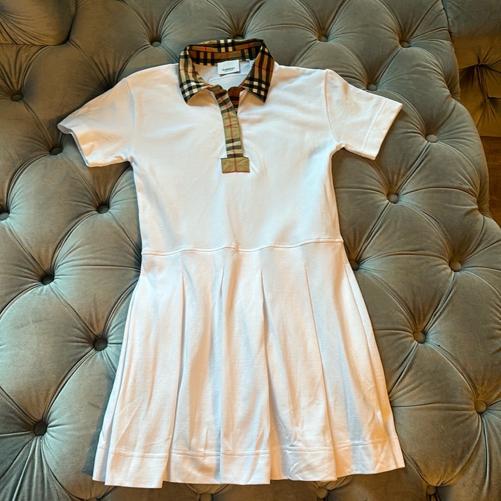 Girls Burberry white  dress size 10Y 140cm)